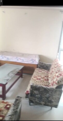 3 BHK Apartment For Rent in Ansal Celebrity Meadows