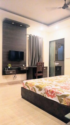 4 BHK Builder Floor For Sale in Sector 53