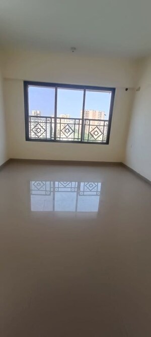 Room in 2 BHK Apartment at Krishna Galaxy Santacruz, Santacruz East – for Rent