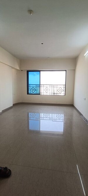 Room in 2 BHK Apartment at Krishna Galaxy Santacruz, Santacruz East – for Rent