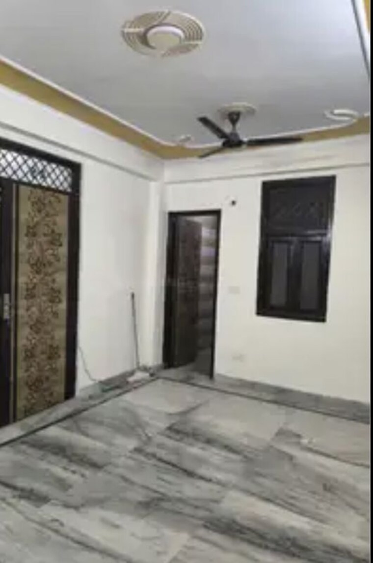 Room, sector 7 5 Bedroom 250 Sq.Yd. Independent House In Sector 7 Faridabad 10332844