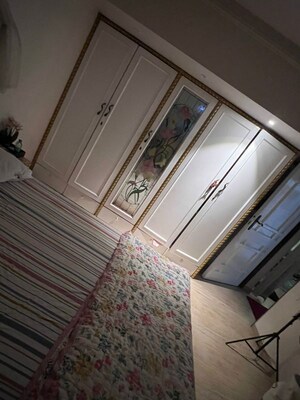 Furnished Amenities in 2 BHK Apartment at Versova Denzil CHS, Andheri West – for Rent