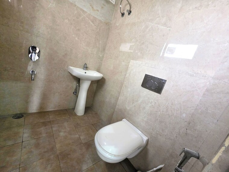 Bathroom, ds-homes 3 Bedroom 1215 Sq.Ft. Apartment In Dhakoli Zirakpur 10332886