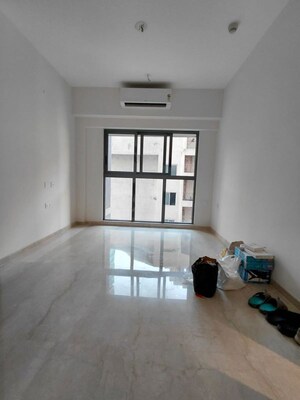 Room in 2 BHK Apartment at Lodha Vista, Lower Parel – for Rent
