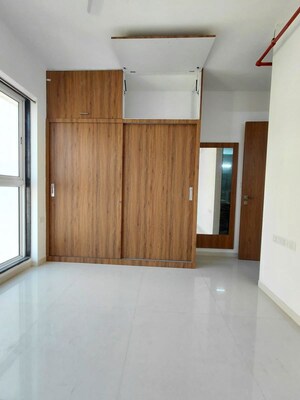 Room in 3 BHK Apartment at Runwal Nirvana, Parel – for Rent