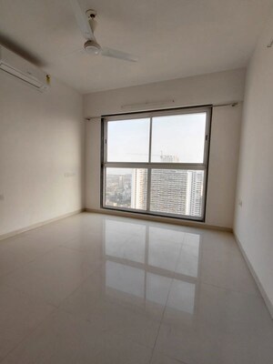 Room in 3 BHK Apartment at Runwal Nirvana, Parel – for Rent