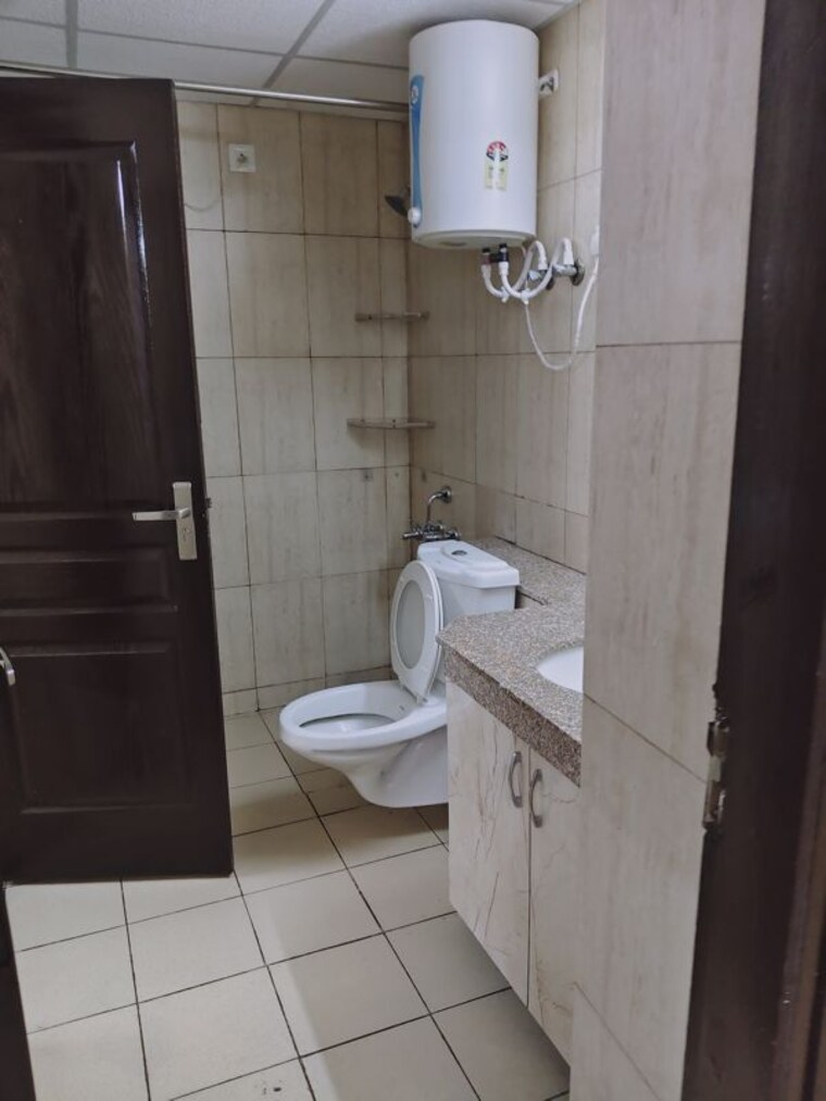 Bathroom, 3c-lotus-panache 3.5 Bedroom 2150 Sq.Ft. Apartment In Sector 110 Noida 10332947