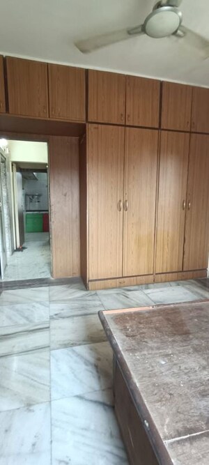 Room in 2 BHK Apartment at Sagar Avenue, Santacruz East – for Rent