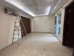 Room in 4 BHK Builder Floor at Greater Kailash I – for Rent