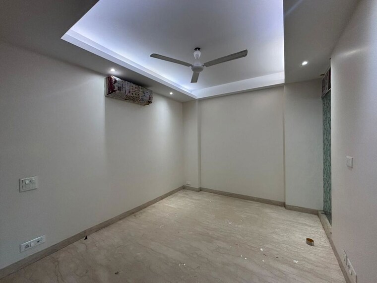 Room, greater kailash i 4 Bedroom 300 Sq.Yd. Builder Floor In Greater Kailash I Delhi 10332953