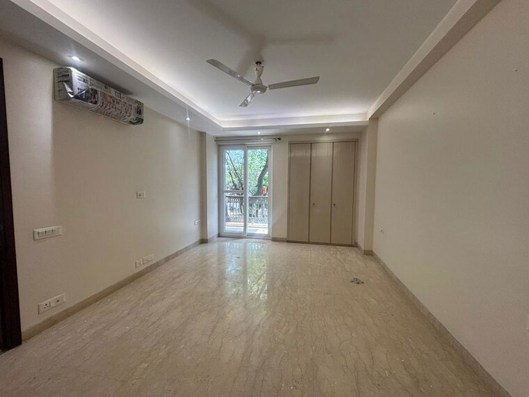 Room, greater kailash i 4 Bedroom 300 Sq.Yd. Builder Floor In Greater Kailash I Delhi 10332953