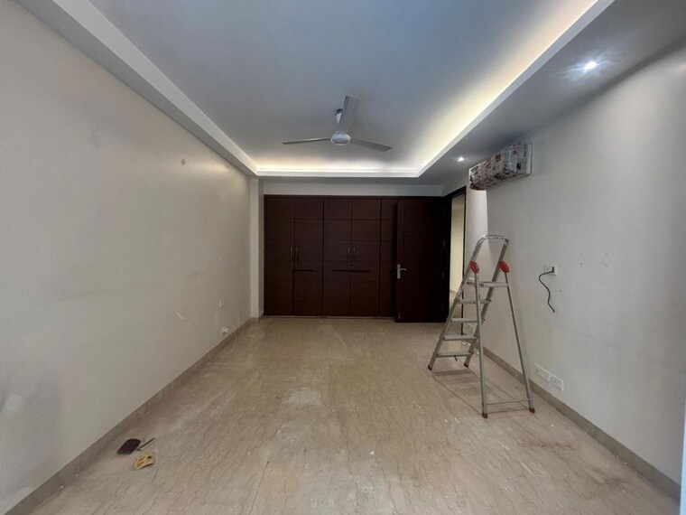 Room, greater kailash i 4 Bedroom 300 Sq.Yd. Builder Floor In Greater Kailash I Delhi 10332953