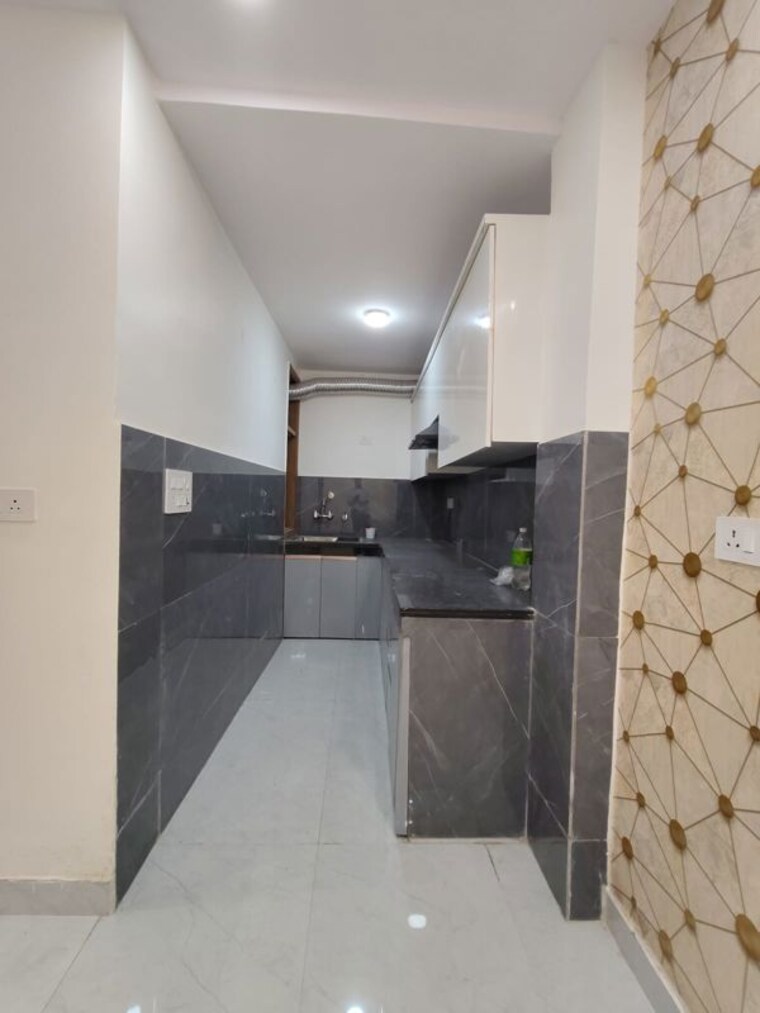 Kitchen, govindpuri 3 Bedroom 908 Sq.Ft. Builder Floor In Govindpuri Delhi 10332975
