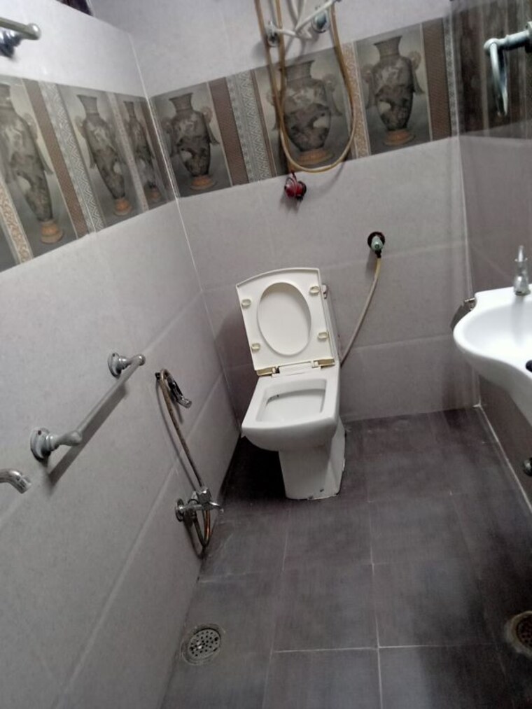 Bathroom, aliganj 2 Bedroom 1250 Sq.Ft. Villa In Aliganj Lucknow 10332988