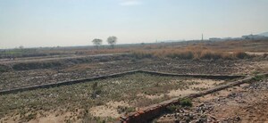  Plot For Sale in Laxman Vihar