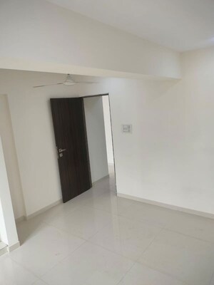 Room in 4 BHK Apartment at LK Umang Heights, Andheri West – for Sale