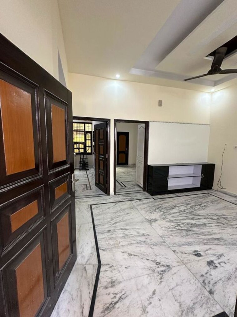 Living Room, garden colony 3 Bedroom 110 Sq.Yd. Independent House In Garden Colony Mohali 10333001