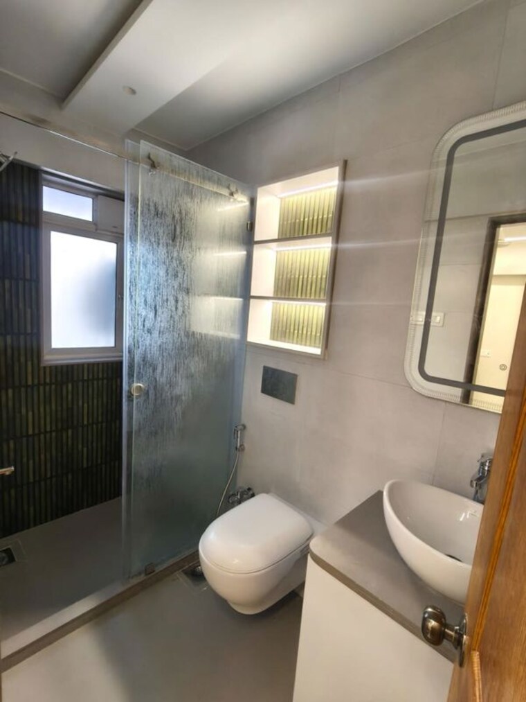 Bathroom, cenced-apartment-pali-hill 3 Bedroom 1400 Sq.Ft. Apartment In Pali Hill Mumbai 10333022