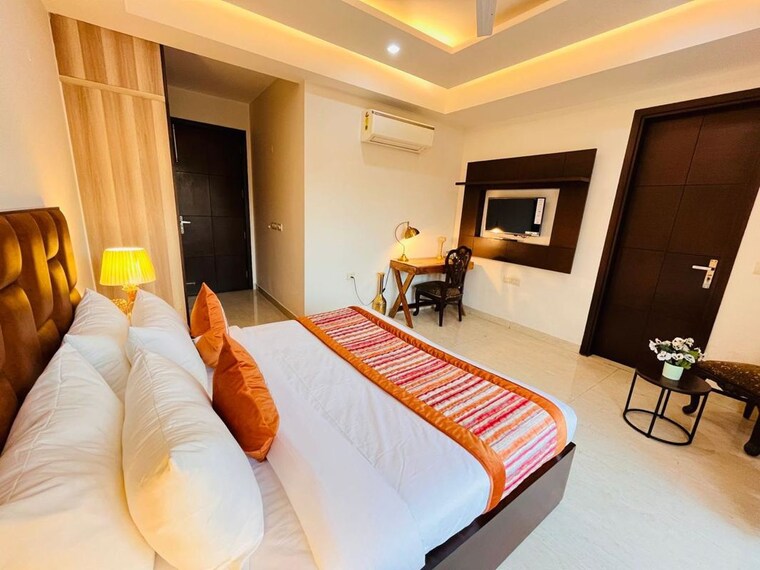 Bedroom, lajpat nagar 4 Bedroom 300 Sq.Yd. Builder Floor In Lajpat Nagar Delhi 10333031