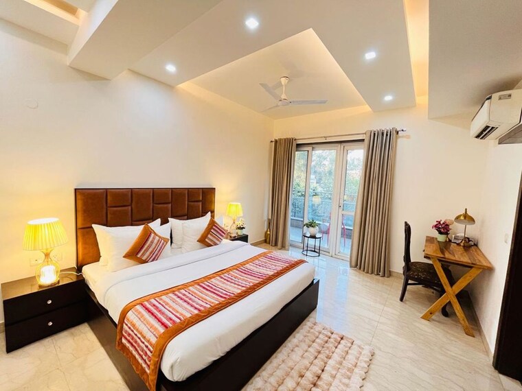 Bedroom, lajpat nagar 4 Bedroom 300 Sq.Yd. Builder Floor In Lajpat Nagar Delhi 10333031