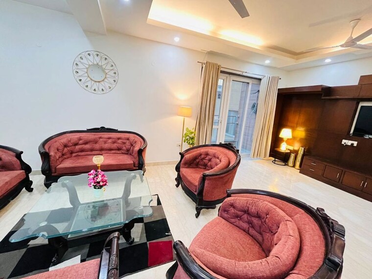 Living Room, lajpat nagar 4 Bedroom 300 Sq.Yd. Builder Floor In Lajpat Nagar Delhi 10333031