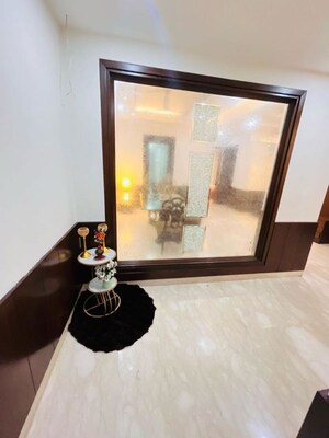 Team Area in 4 BHK Builder Floor at Lajpat Nagar – for Rent