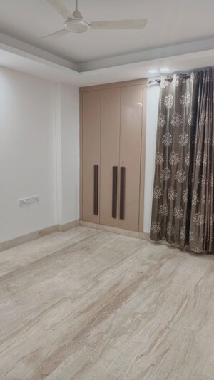 Room in 3 BHK Builder Floor at New Friends Colony – for Rent