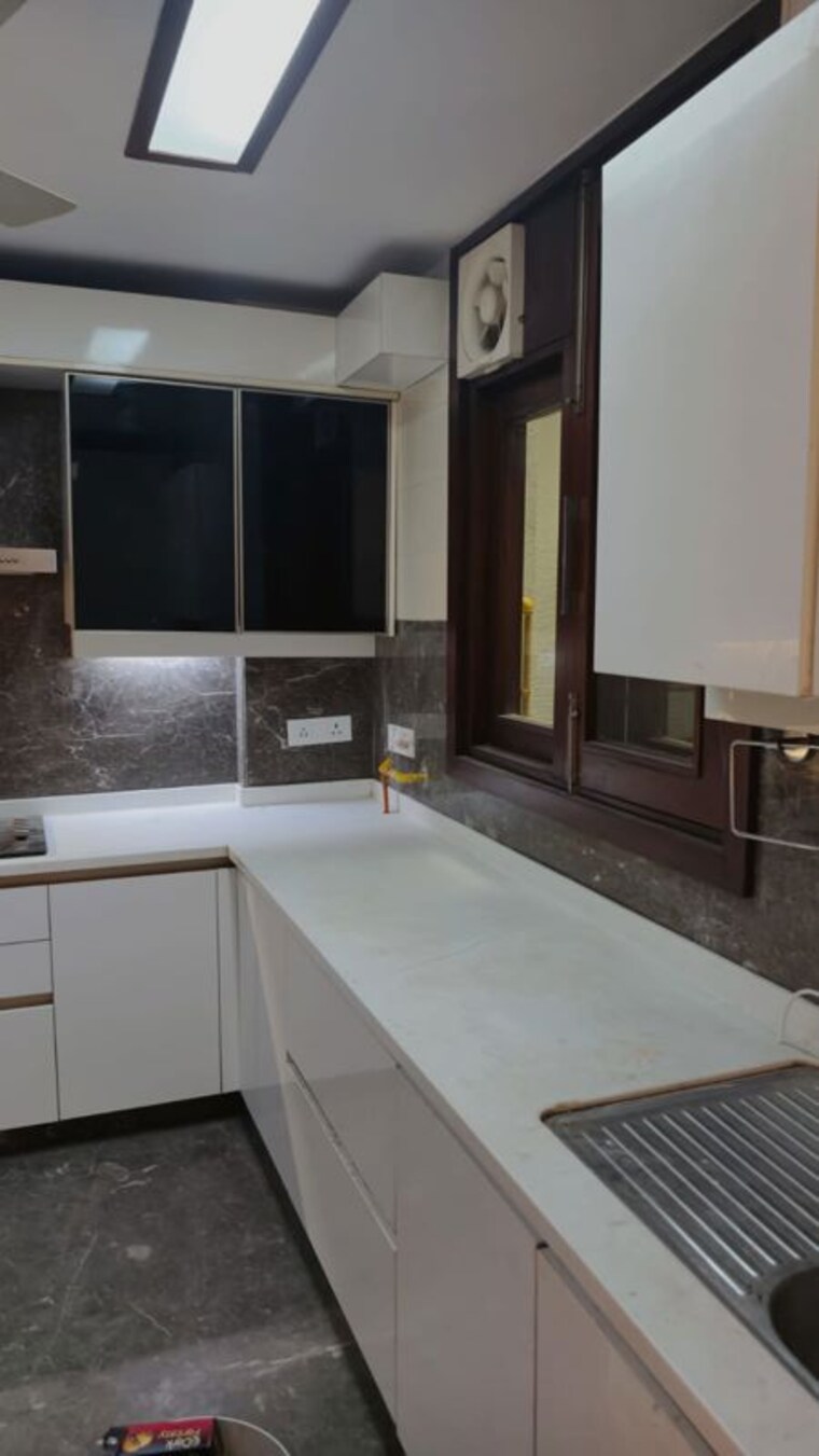 Kitchen, new friends colony 3 Bedroom 500 Sq.Yd. Builder Floor In New Friends Colony Delhi 10333035