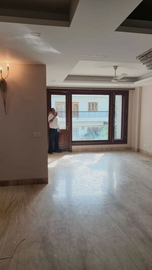 Room in 3 BHK Builder Floor at New Friends Colony – for Rent