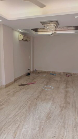 Room in 3 BHK Builder Floor at New Friends Colony – for Rent