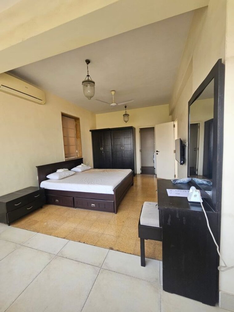 Living Room, rustomjee-seasons 4 Bedroom 2500 Sq.Ft. Apartment In Bandra East Mumbai 10333052