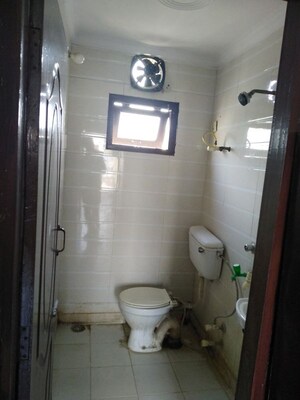 Bathroom in 1 RK Builder Floor at Lajpat Nagar 4 – for Rent