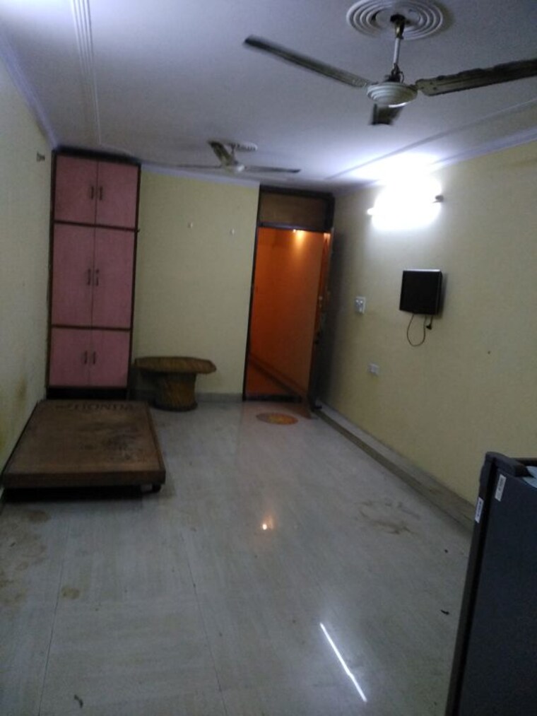 Room, lajpat nagar 4 1 RK 341 Sq.Ft. Builder Floor In Lajpat Nagar 4 Delhi 10333065