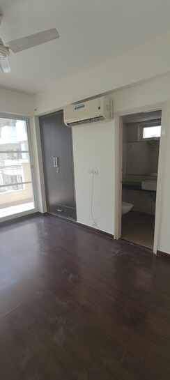 4 BHK + Pooja Room,Servant Room Apartment For Rent in Bestech Park View Spa Next