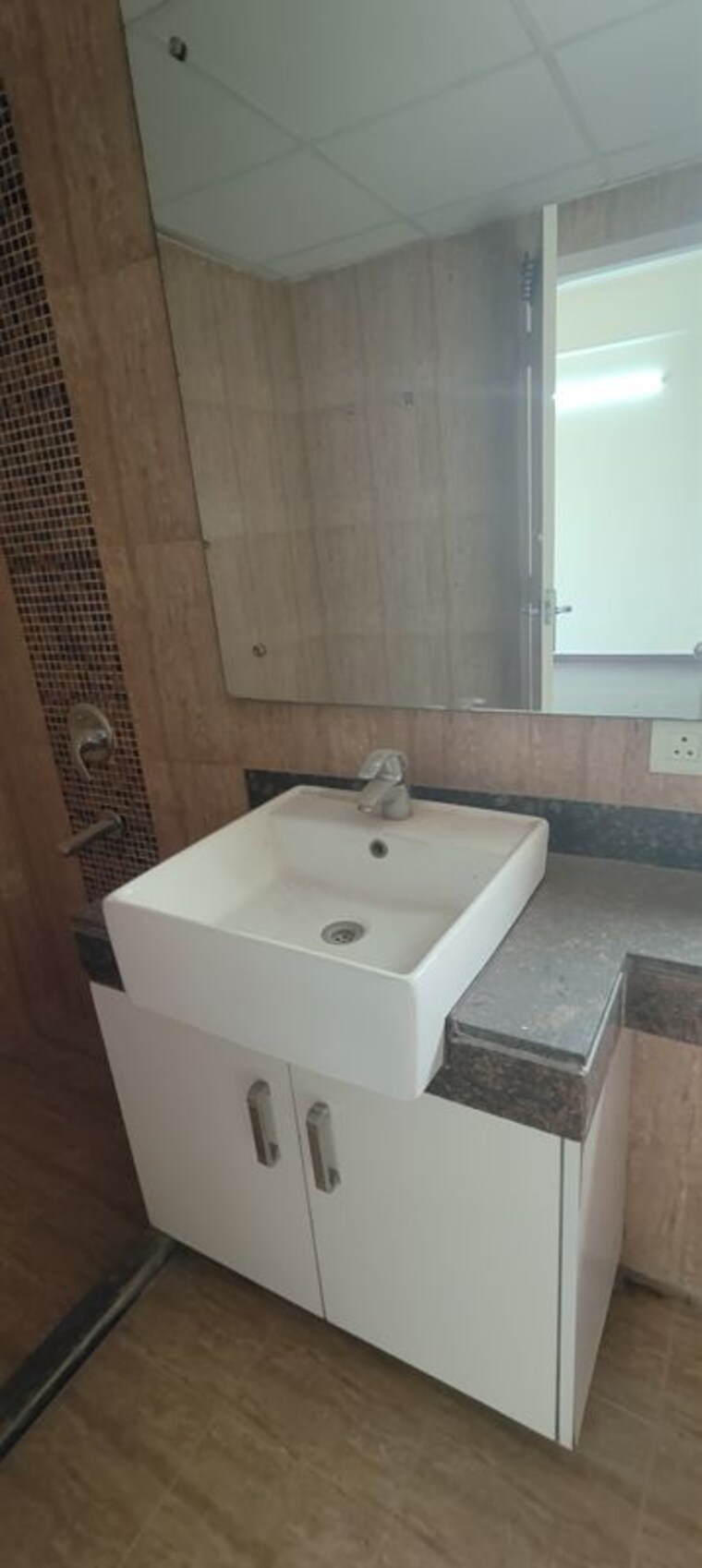 Bathroom, bestech-park-view-spa-next 4 Bedroom 2650 Sq.Ft. Apartment In Sector 67 Gurgaon 10333083
