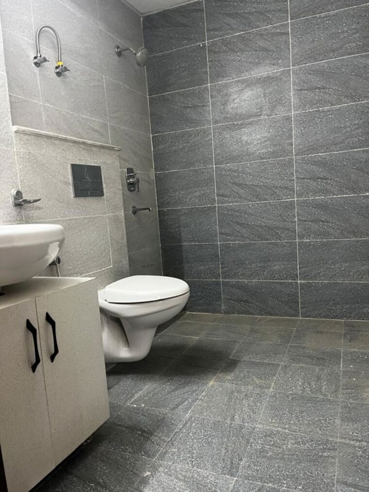 Bathroom, rps-auria 3 Bedroom 1564 Sq.Ft. Apartment In Sector 88 Faridabad 10333092