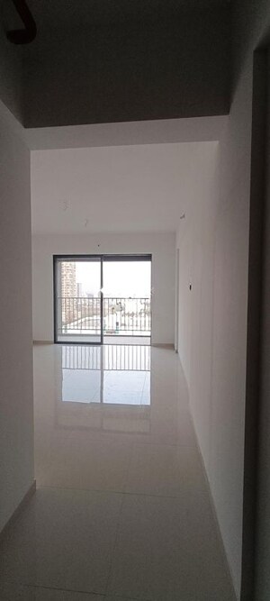 Room in 2 BHK Apartment at Manav La Centra, Tathawade – for Rent