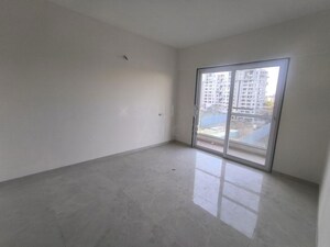 Room in 3 BHK Apartment at Kohinoor Shangrila, Pimpri – for Rent