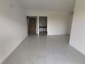 Room in 3 BHK Apartment at Kohinoor Shangrila, Pimpri – for Rent