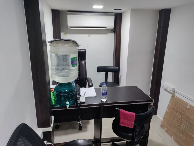 Team Area, express-zone Commercial Office Space 126 Sq.Ft. In Malad East Mumbai 10333112