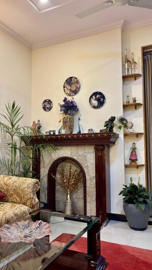 Furnished Amenities in 1 BHK Builder Floor at South City 1 – for Rent