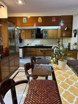 Team Area in 1 BHK Builder Floor at South City 1 – for Rent