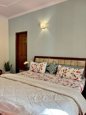 Bedroom in 1 BHK Builder Floor at South City 1 – for Rent