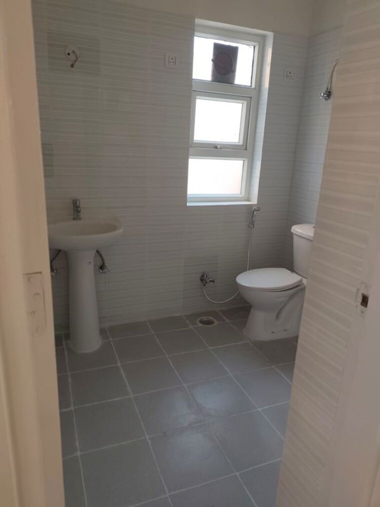 Bathroom, omaxe-heights 3 Bedroom 1670 Sq.Ft. Apartment In Sector 86 Faridabad 10333143