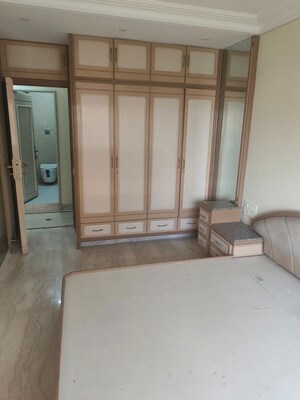 Room in 3 BHK Apartment at Lovely Home Apartment, Colaba – for Sale