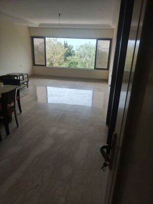 Room in 3 BHK Apartment at Lovely Home Apartment, Colaba – for Sale