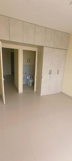 Room in 2 BHK Apartment at Pyramid Midtown, Sector 59 – for Rent