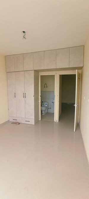 Room in 2 BHK Apartment at Pyramid Heights, Sector 85 – for Rent