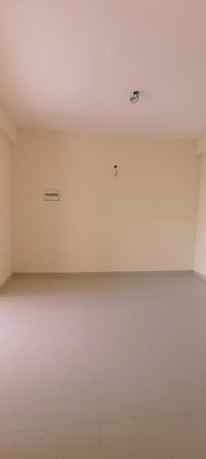 Room in 2 BHK Apartment at Pyramid Heights, Sector 85 – for Rent
