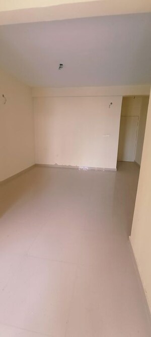 Room in 2 BHK Apartment at Pyramid Heights, Sector 85 – for Rent